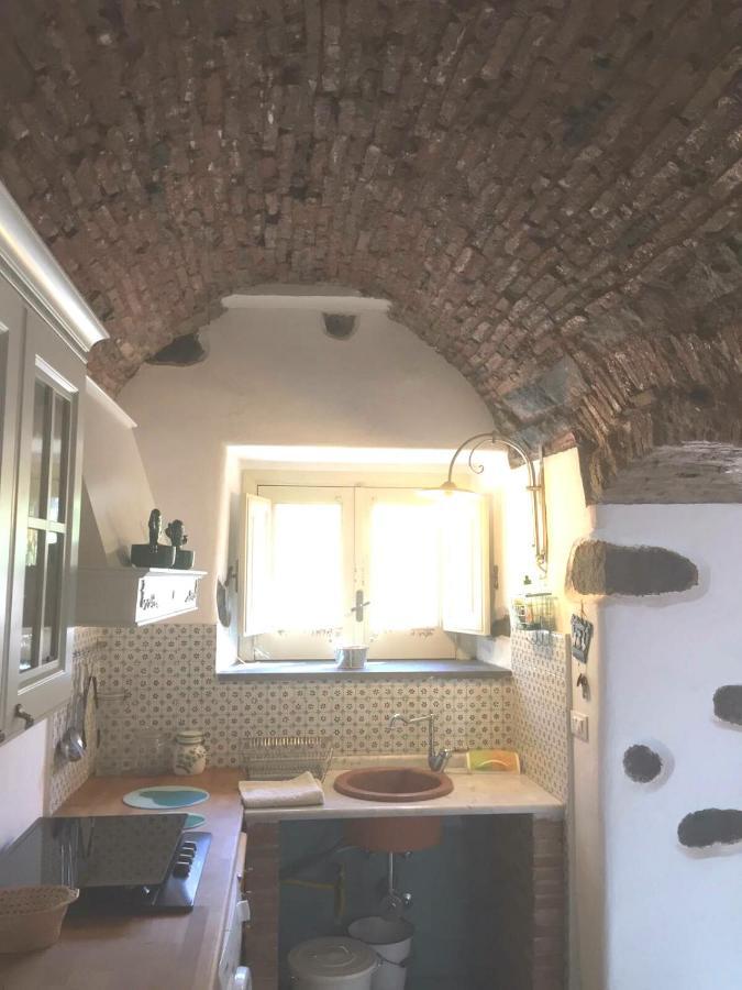קטאניה Bouganville מראה חיצוני תמונה